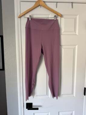 Spiritual Gangster Amor Scallop High-Rise Active Legging in Mauve